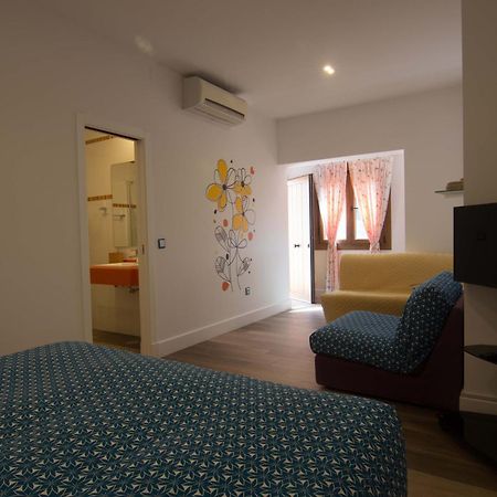 Hostal Casa Arco Iris 로스 카뇨스 데 메카 외부 사진