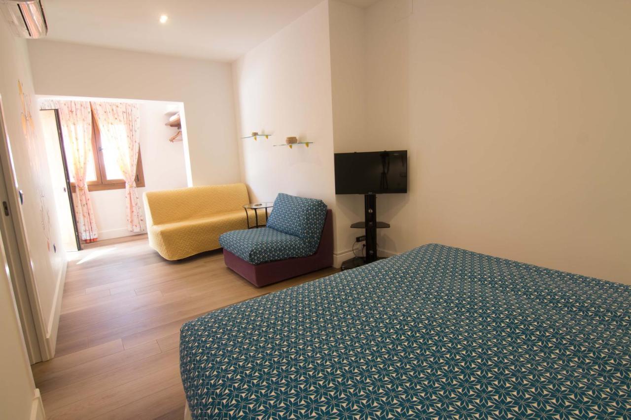 Hostal Casa Arco Iris 로스 카뇨스 데 메카 외부 사진