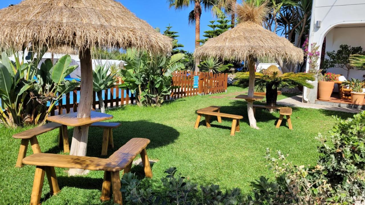 Hostal Casa Arco Iris 로스 카뇨스 데 메카 외부 사진